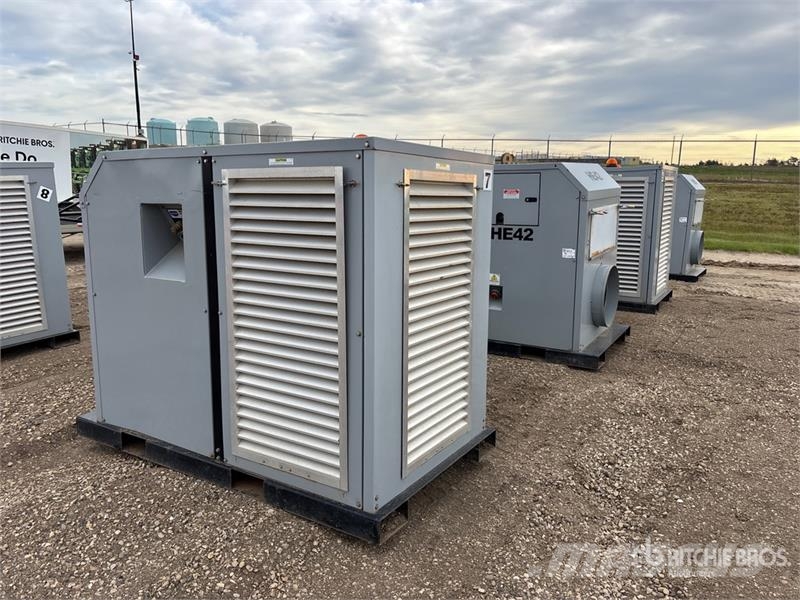 Quantity of (4) Maxxcon/Cavalier CIHE-350 366240 B Sonstige Landmaschinen