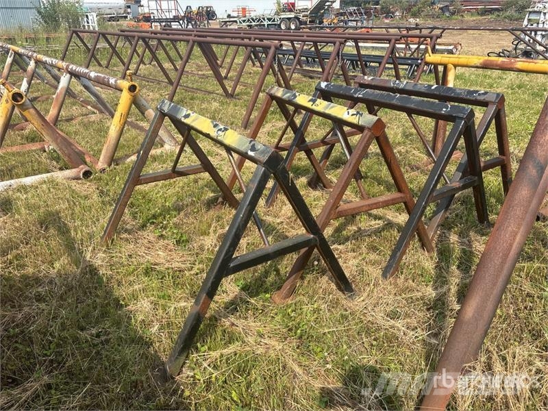Quantity of (4) Metal Stands Строителство - Други