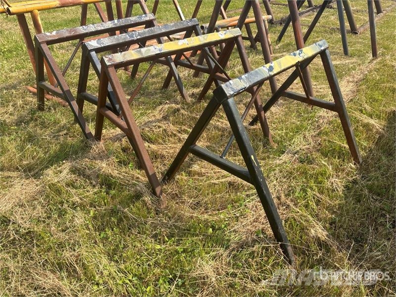 Quantity of (4) Metal Stands Строителство - Други
