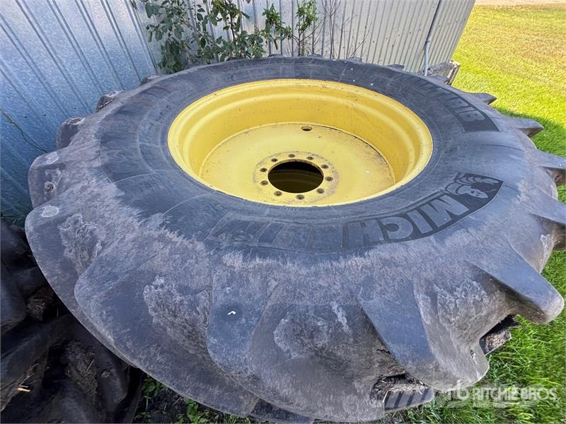  Quantity of (4) Michelin 650/65R38 Tires - Fits Jo Opony, koła i felgi
