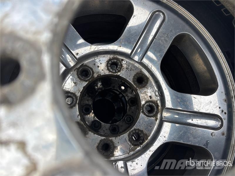 Quantity of (4) Michelin LTX AT2 275/70R18 Tires Tyres, wheels and rims