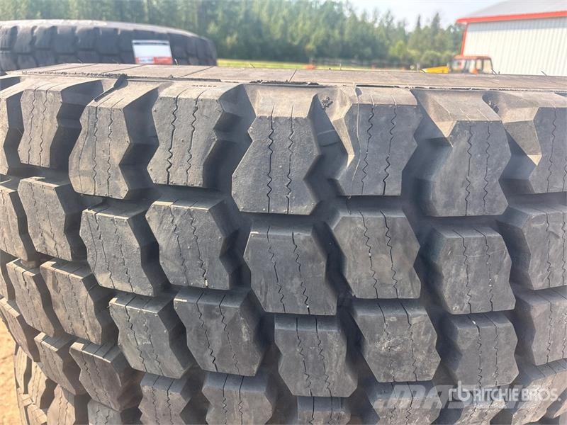 Quantity of (4) Michelin 17.5R25 Tires (Unused) Opony, koła i felgi