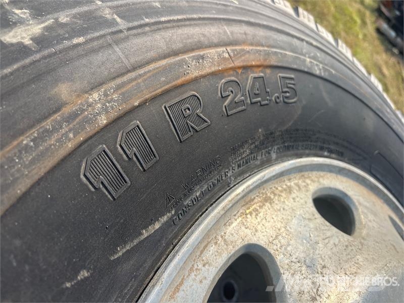 Quantity of (4) Michelin XDY- EX2 11R24.5 Tires (U Tyres, wheels and rims