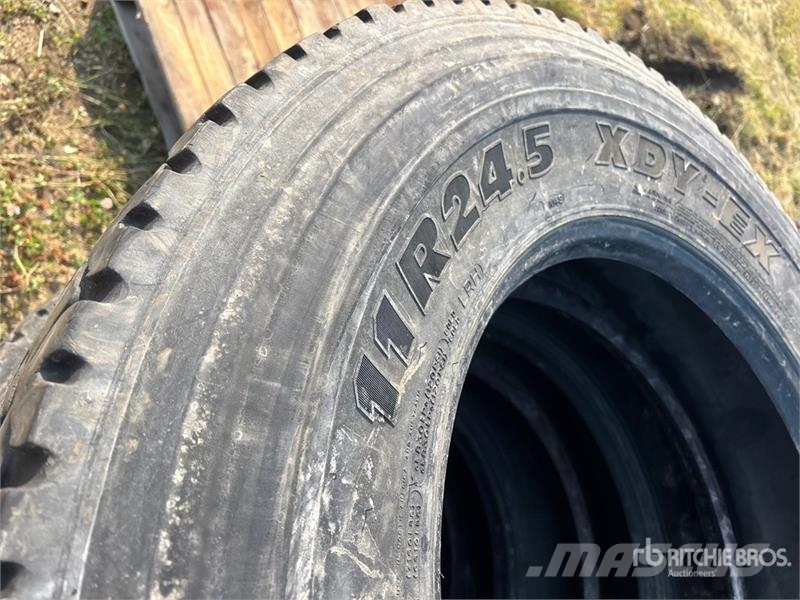  Quantity of (4) Michelin XDY-EX 11R24.5 Tires Tyres, wheels and rims