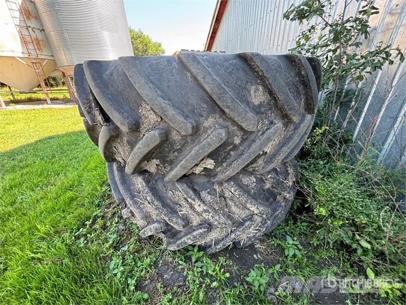  Quantity of (4) Michelin 650/65R38 Tires - Fits Jo Opony, koła i felgi