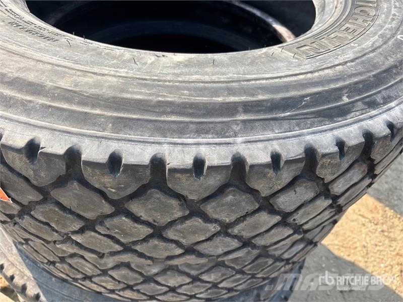  Quantity of (4) Michelin XDY-EX 11R24.5 Tires Tyres, wheels and rims