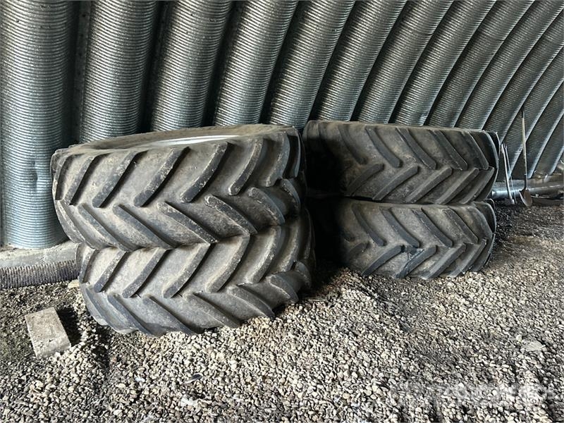  Quantity of (4) Michelin Sprayer Tires 650/65R38 T Gume, točkovi i felne