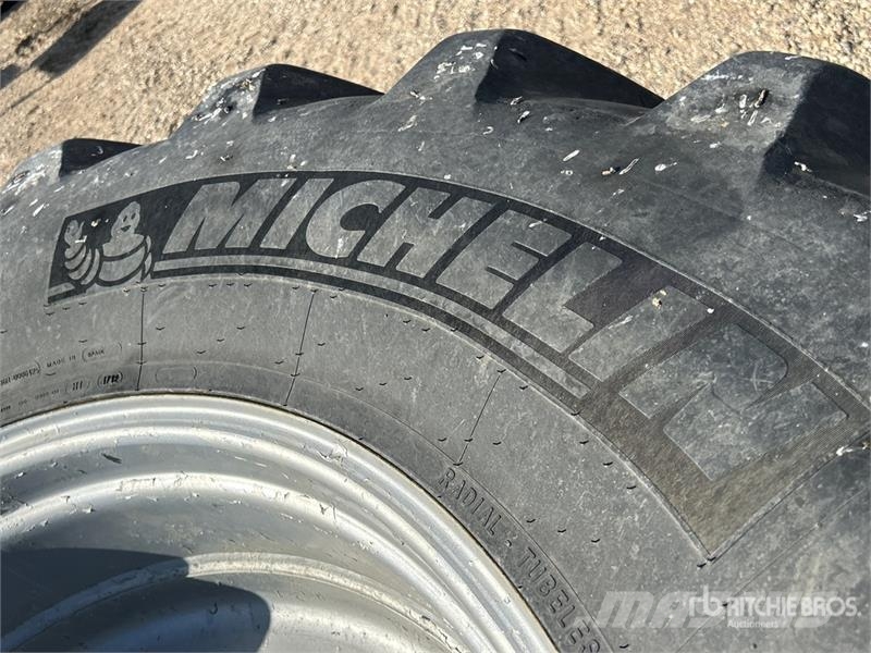Quantity of (4) Michelin Multibib 650/65R38 Tires Padangos, ratai ir ratlankiai