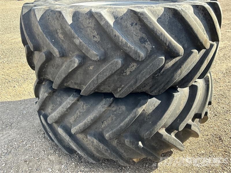 Quantity of (4) Michelin Multibib 650/65R38 Tires Padangos, ratai ir ratlankiai