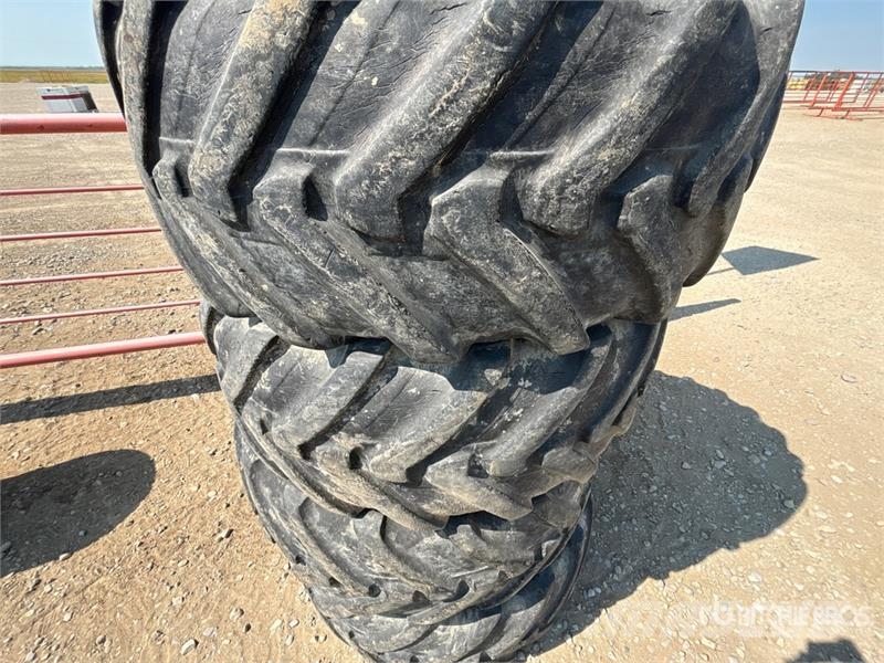 Quantity of (4) Michelin XMCL 460/70R24 Tires Opony, koła i felgi