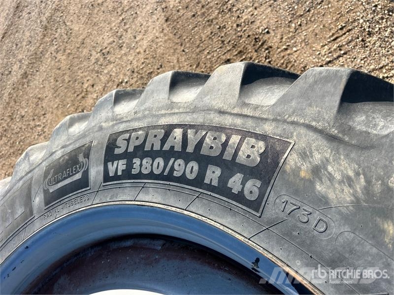 Quantity of (4) Michelin Spraybib 380/90R46 Tires Gume, točkovi i felne
