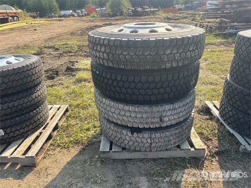 Quantity of (4) Michelin XDY- EX2 11R24.5 Tires (U Tyres, wheels and rims