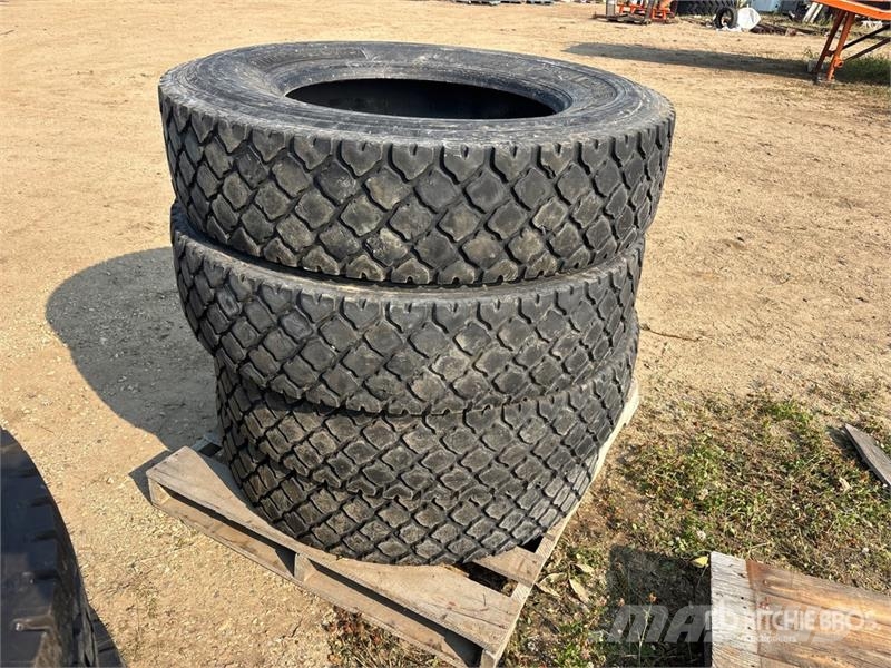  Quantity of (4) Michelin XDY-EX 11R24.5 Tires Tyres, wheels and rims