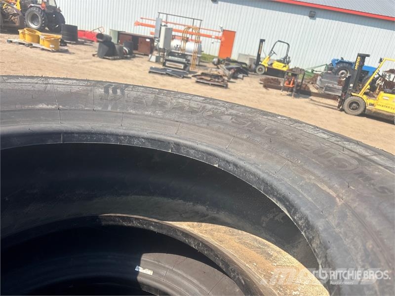 Quantity of (4) Michelin 17.5R25 Tires (Unused) Opony, koła i felgi