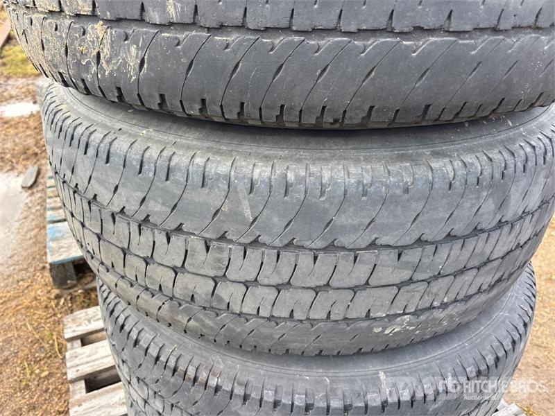 Quantity of (4) Michelin LTX AT2 275/70R18 Tires Tyres, wheels and rims