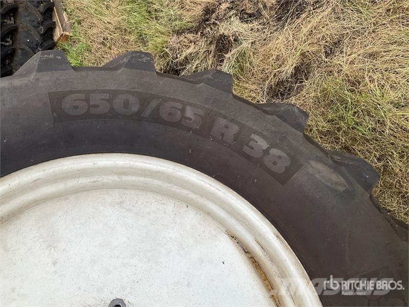 Quantity of (4) Michelin 650/65R38 Multibib Tires Dekk, hjul og felger