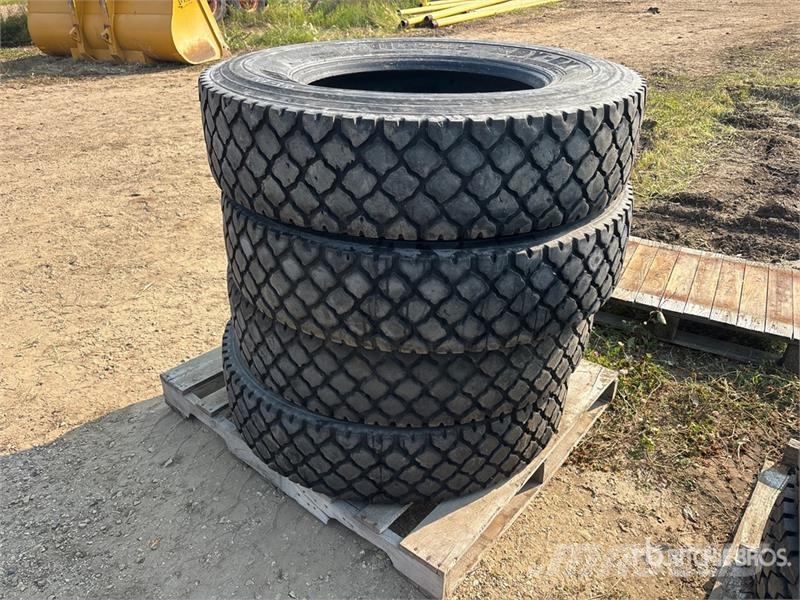  Quantity of (4) Michelin XDY-EX 11R24.5 Tires Tyres, wheels and rims