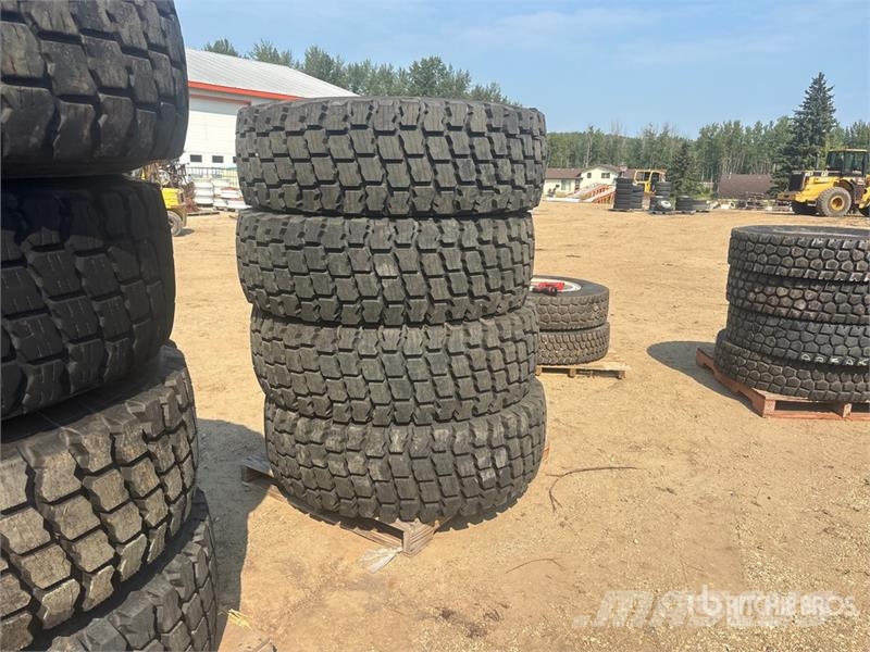 Quantity of (4) Michelin 17.5R25 Tires (Unused) Opony, koła i felgi