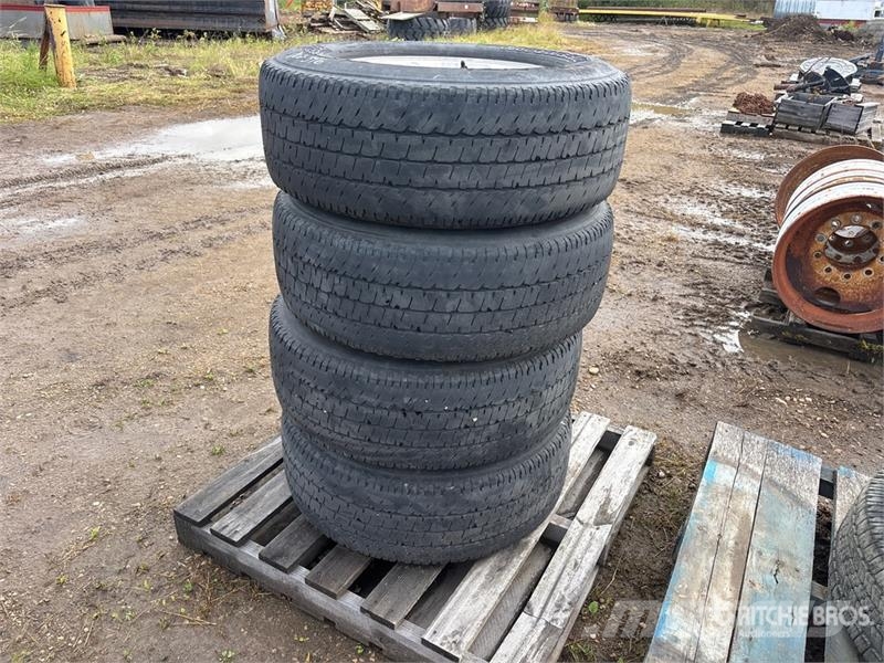 Quantity of (4) Michelin LTX AT2 275/70R18 Tires Tyres, wheels and rims