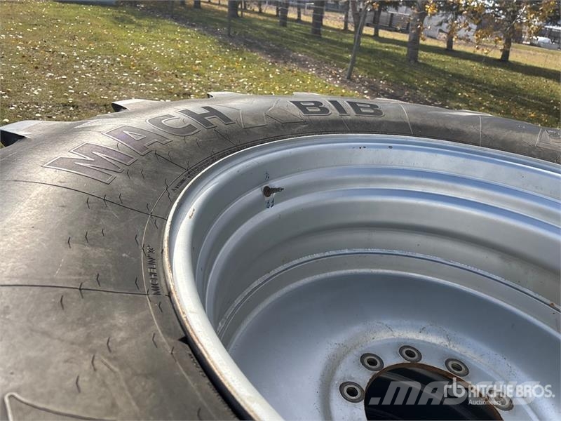 Quantity of (4) Michelin Mach Bib 710/70R38 Floate Banden, wielen en velgen