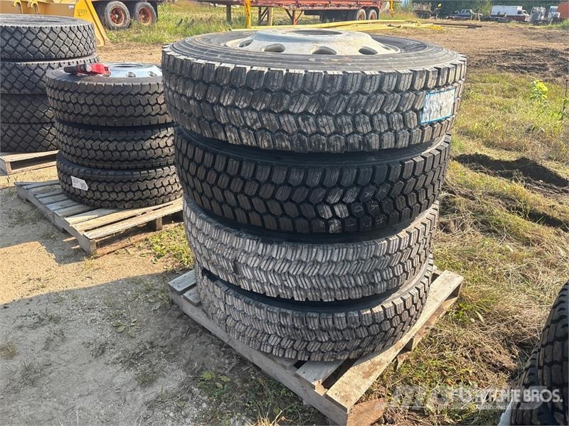 Quantity of (4) Michelin XDY- EX2 11R24.5 Tires (U Tyres, wheels and rims