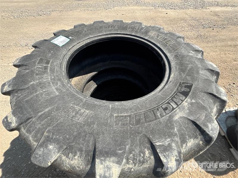 Quantity of (4) Michelin XMCL 460/70R24 Tires Opony, koła i felgi