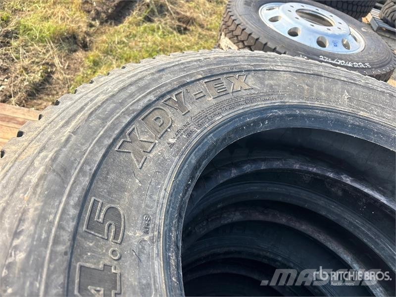  Quantity of (4) Michelin XDY-EX 11R24.5 Tires Tyres, wheels and rims