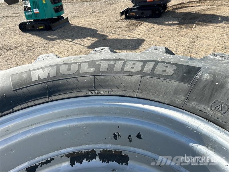 Quantity of (4) Michelin Multibib 650/65R38 Tires Padangos, ratai ir ratlankiai