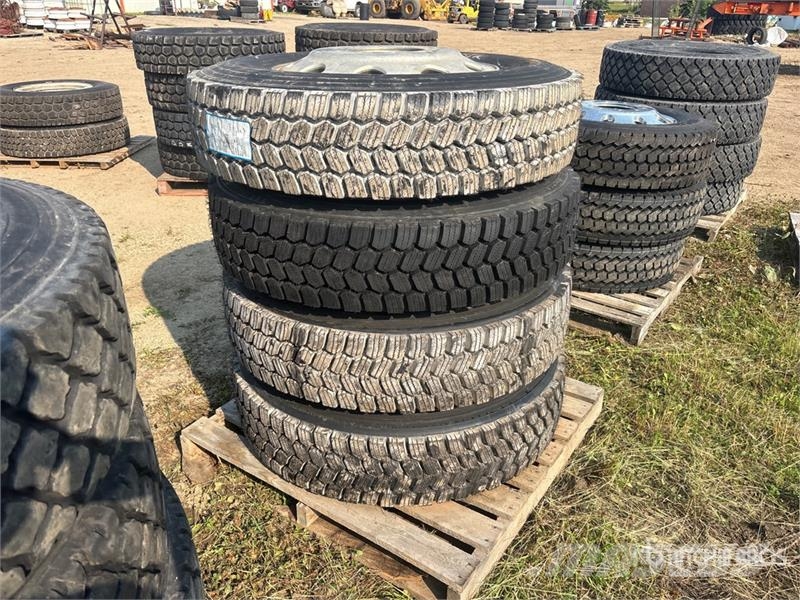 Quantity of (4) Michelin XDY- EX2 11R24.5 Tires (U Tyres, wheels and rims