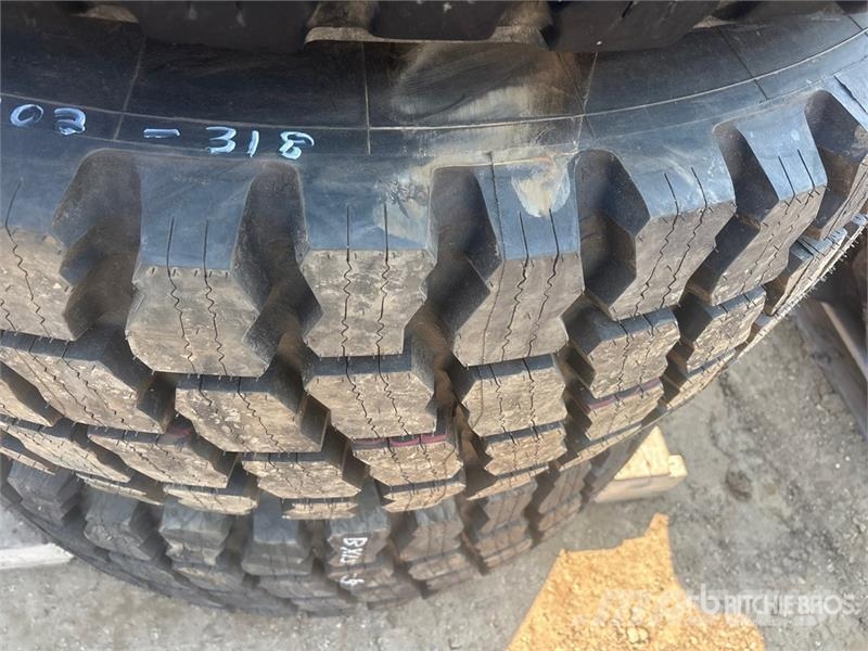 Quantity of (4) Michelin 17.5R25 Tires Opony, koła i felgi