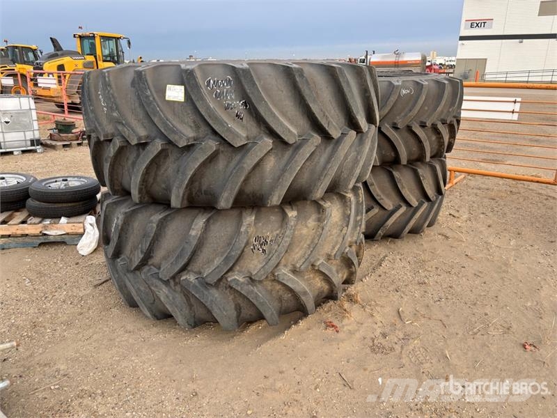 Quantity of (4) Michelin 800/70R38 Tires - Fits Ne 轮胎、车轮、轮圈