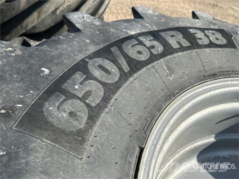 Quantity of (4) Michelin Multibib 650/65R38 Tires Padangos, ratai ir ratlankiai