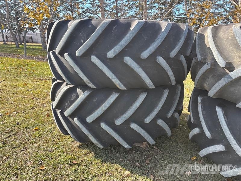  Quantity of (4) Michelin Mach Bib 710/70R38 Floate Banden, wielen en velgen
