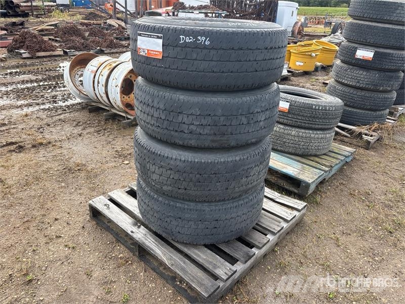 Quantity of (4) Michelin LTX AT2 275/70R18 Tires Tyres, wheels and rims