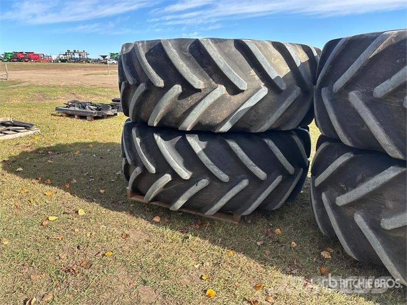  Quantity of (4) Michelin Mach Bib 710/70R38 Floate Banden, wielen en velgen