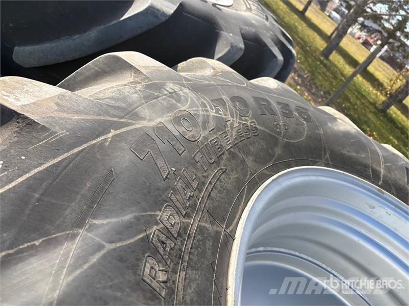  Quantity of (4) Michelin Mach Bib 710/70R38 Floate Banden, wielen en velgen