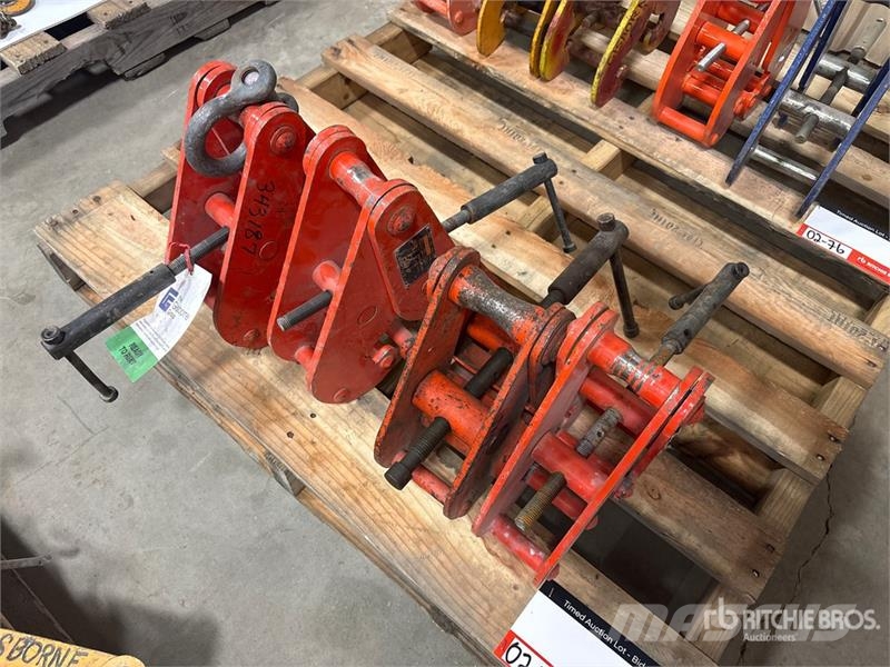  Quantity of (4) Miscellaneous Beam Clamps Rigging أجزاء ومعدات رافعات