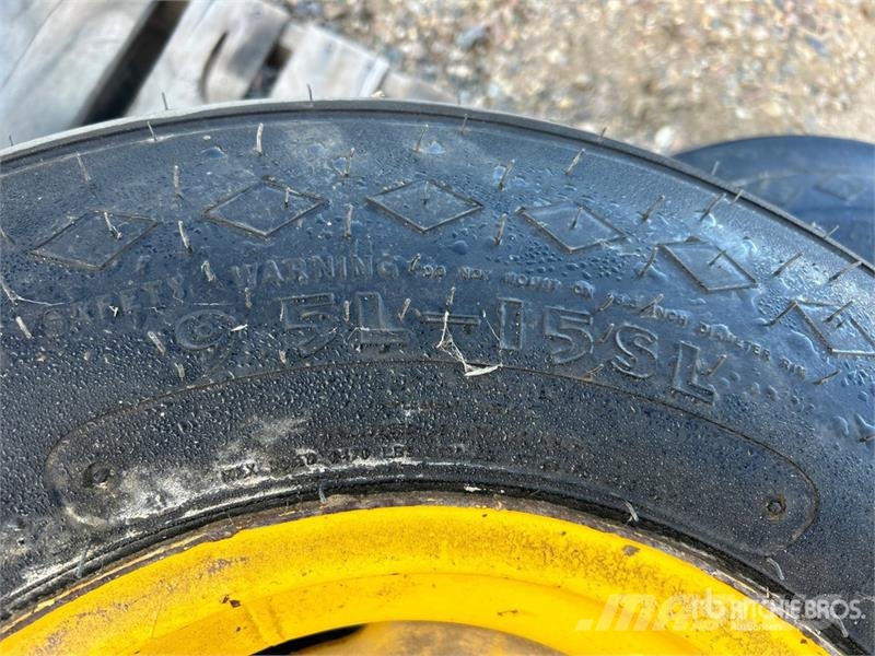  Quantity of (4) Mixed Tires Dekk, hjul og felger