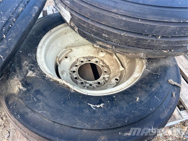  Quantity of (4) Mixed Tires Dekk, hjul og felger