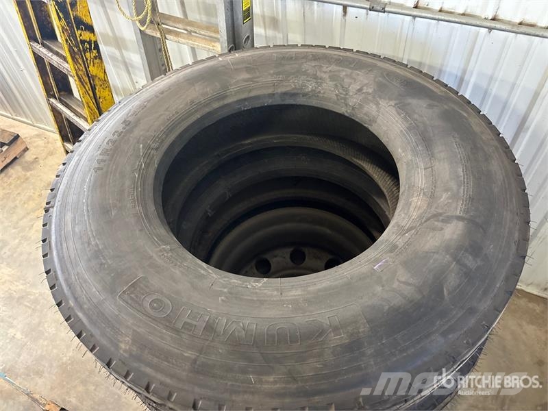 Quantity of (4) Mixed Tires Tyres, wheels and rims