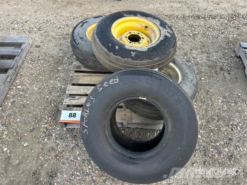  Quantity of (4) Mixed Tires الإطارات والعجلات والحافات