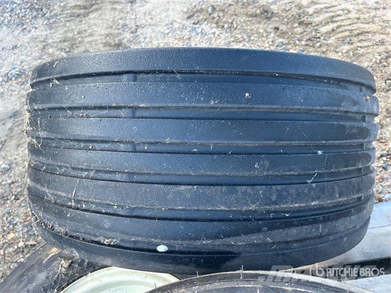  Quantity of (4) Mixed Tires Dekk, hjul og felger