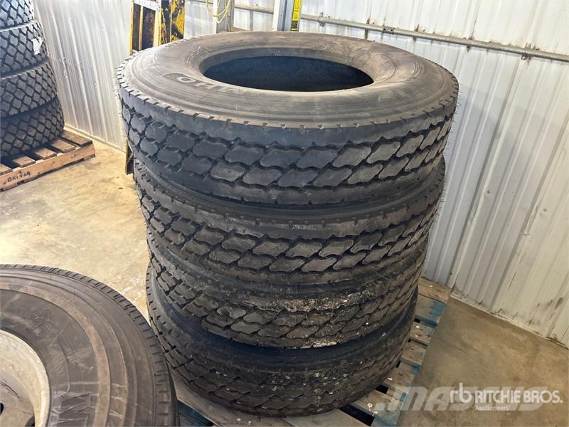 Quantity of (4) Mixed Tires Tyres, wheels and rims
