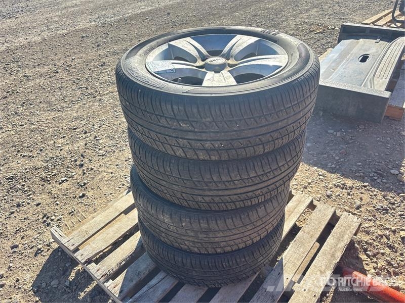 Quantity of (4) Motomaster 215/60R17 Tires - Fits Tyres, wheels and rims