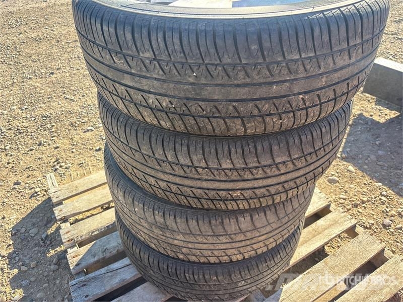 Quantity of (4) Motomaster 215/60R17 Tires - Fits Tyres, wheels and rims