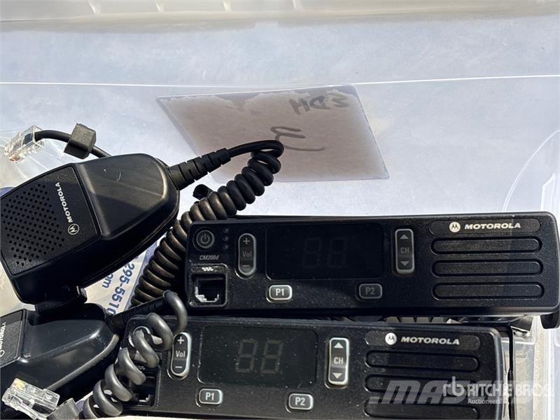 Quantity of (4) Motorola CM200D Digital VHF Truck Ďalšie komponenty