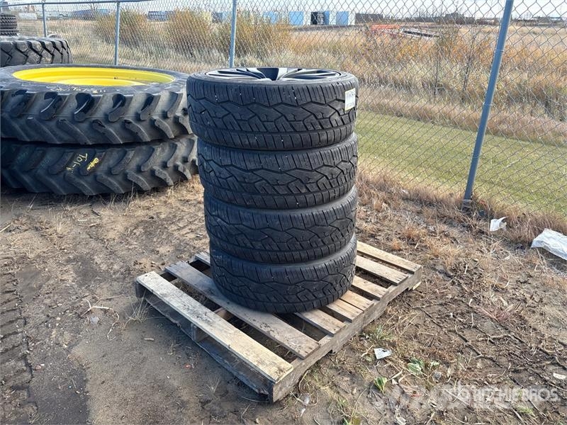 Quantity of (4) Nitto NT420V 265/40R22 Tires - Fit Gume, kolesa in platišča