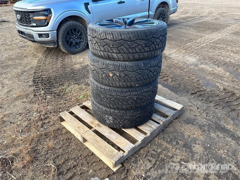 Quantity of (4) Nitto NT420V 265/40R22 Tires - Fit Gume, kolesa in platišča