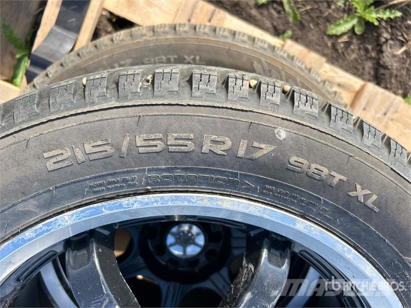 Quantity of (4) Nokian 215/55R17 Tires Tyres, wheels and rims