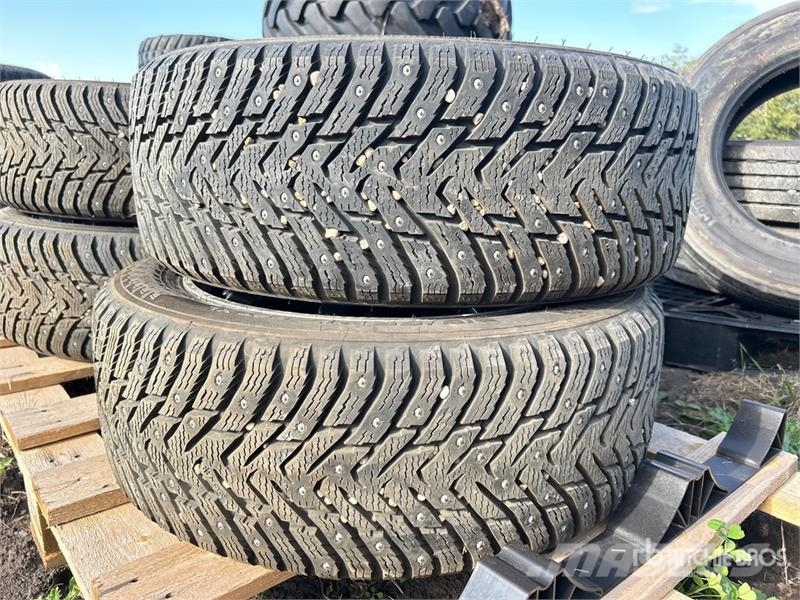 Quantity of (4) Nokian 215/55R17 Tires Tyres, wheels and rims